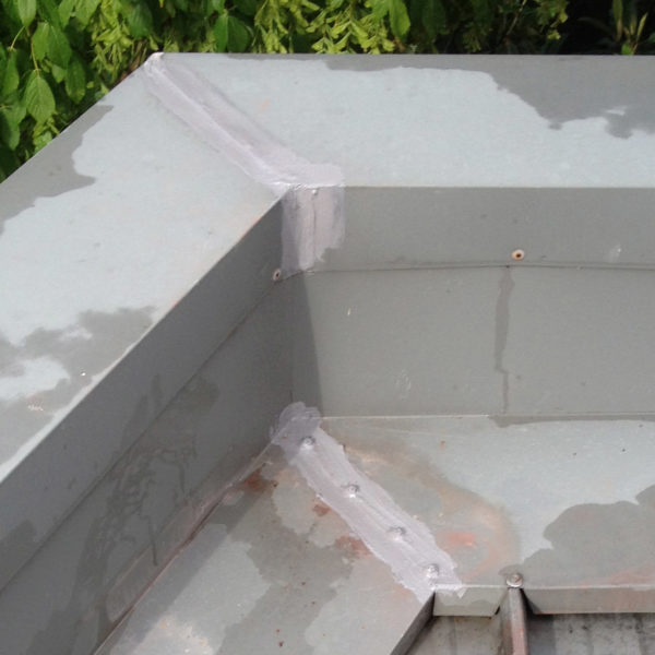 Metal roof corner repair using Fastfix Wet Shield