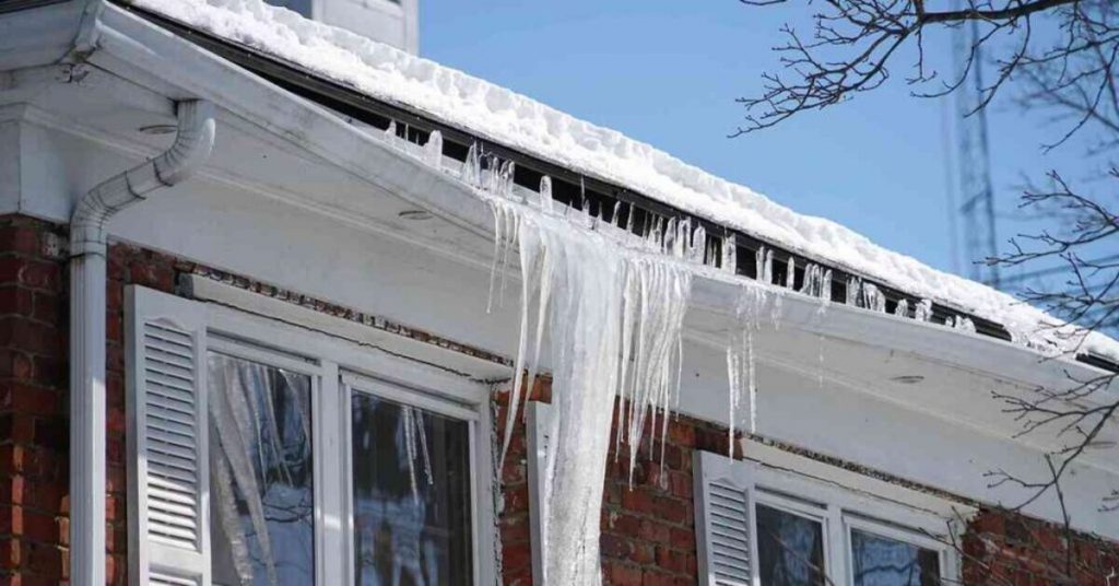 How to Fix an Ice Dam on a Roof: 10 Simple Steps